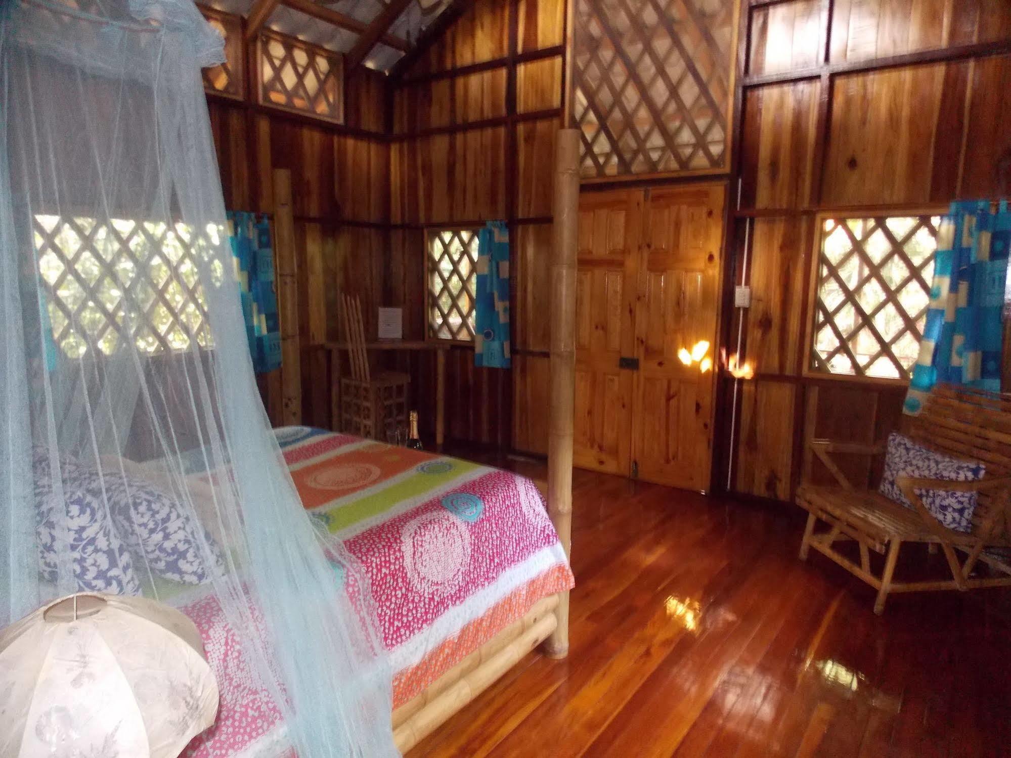 Coral Hill Bungalows Cahuita Exterior foto